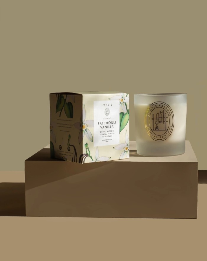 VELA PERFUMADA PATCHOULI VANILLA 210G LENVIEl